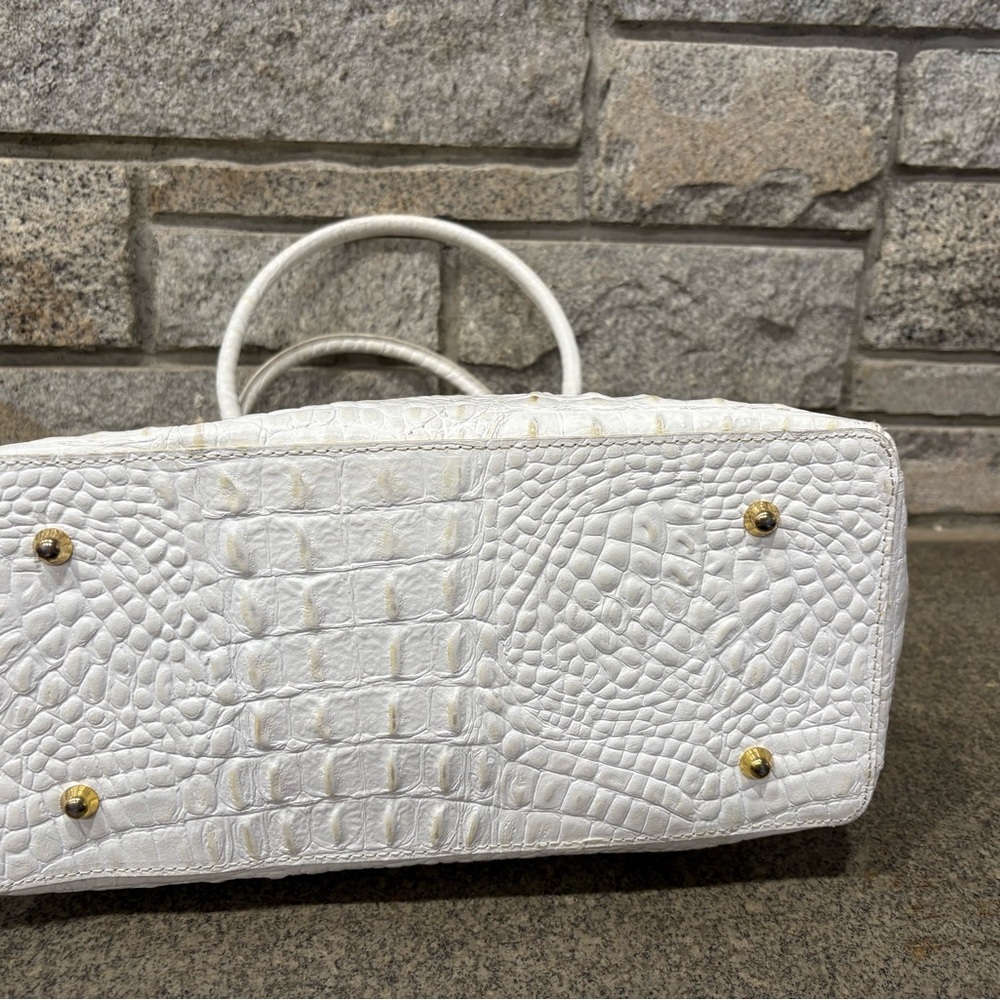 Courage.b Crocodile Embossed White Leather Bag - Picture 3 of 12